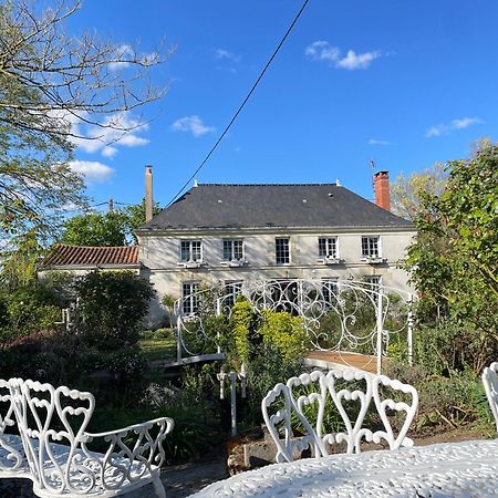Chambre De Charme Dans Un Jardin De 1500M2 Nueil-sur-Layon Exterior foto